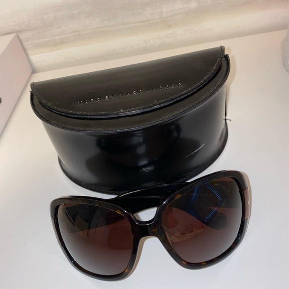 MARC BY MARC JACOBS SUNGLASSES - Picture 1 of 5